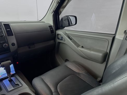 Used 2012 Nissan Frontier SL image 26
