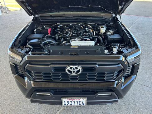 Used 2025 Toyota Tacoma TRD Sport w/ TRD Sport Upgrade Package AWD/4WD image 27