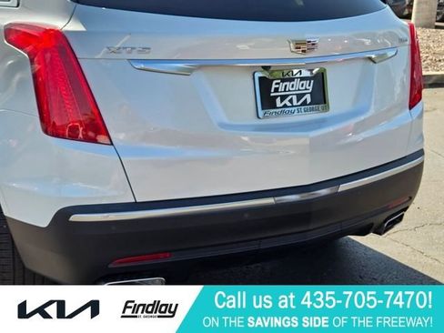 Used 2017 Cadillac XT5 Luxury w/ Driver Awareness Package FWD image 5