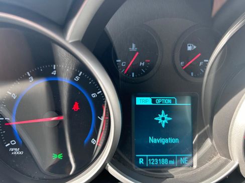Used 2016 Chevrolet Cruze LS FWD image 20