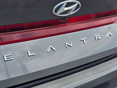 Used 2023 Hyundai Elantra SEL w/ Convenience Package FWD image 16