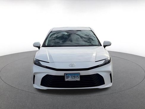 Used 2025 Toyota Camry LE image 3