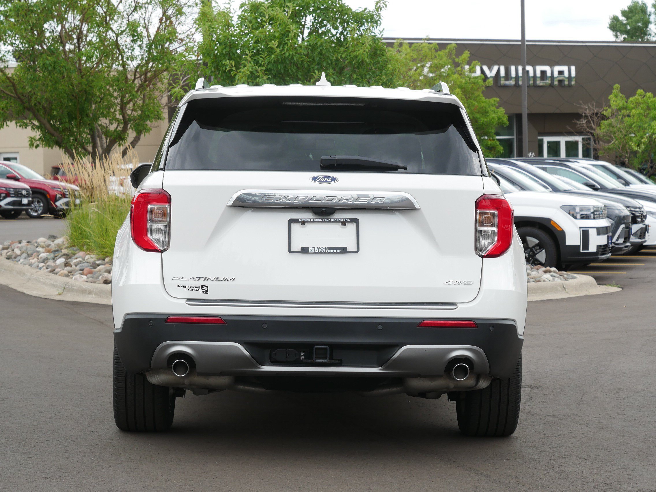 Used 2023 Ford Explorer Platinum w/ Class IV Trailer Tow Package AWD/4WD image 7