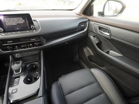 Used 2023 Nissan Rogue SV w/ SV Premium B Package image 15