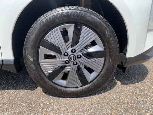 Used 2025 Nissan Murano SL AWD/4WD image 9