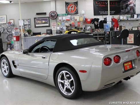 Used 2000 Chevrolet Corvette Convertible w/ Performance Handling Pkg RWD image 7
