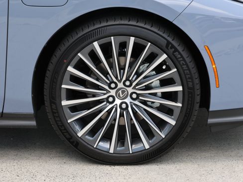 New 2026 Lexus ES 350e FWD image 11