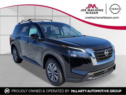 New 2025 Nissan Pathfinder SV image 8