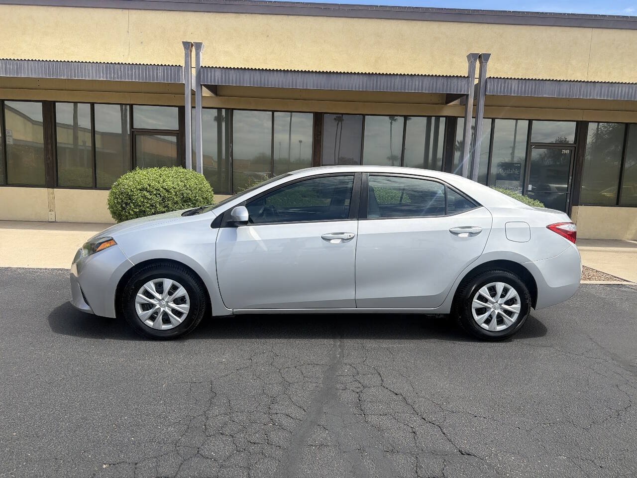 Used 2014 Toyota Corolla L FWD image 4