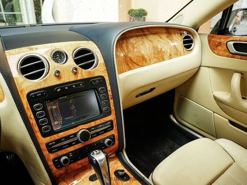 Used 2010 Bentley Flying Spur Flying Spur AWD/4WD image 34
