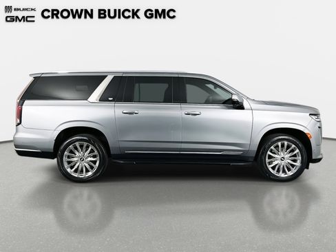 Used 2023 Cadillac Escalade ESV Premium Luxury image 9