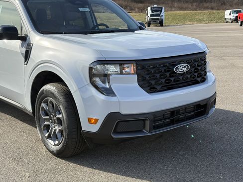 New 2026 Ford Maverick XLT w/ XLT Luxury Package FWD image 9