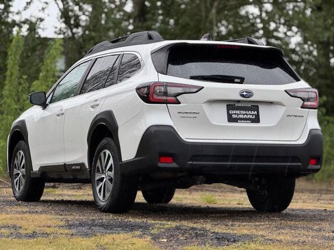 Used 2024 Subaru Outback Premium AWD/4WD image 5