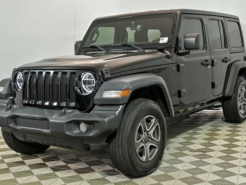 Used 2022 Jeep Wrangler Unlimited Sport AWD/4WD image 5