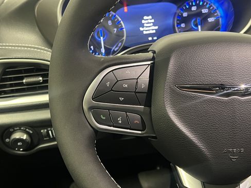 New 2026 Chrysler Pacifica Select image 19