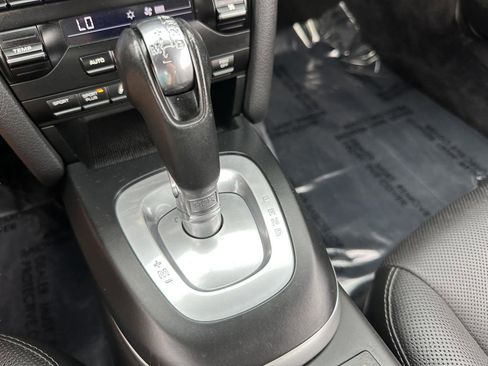 Used 2011 Porsche 911 Cabriolet image 30