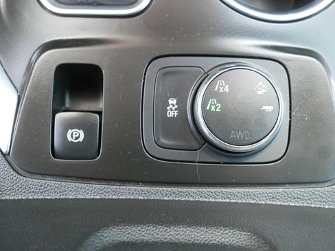 Used 2019 Chevrolet Traverse LT w/ LPO, Blackout Package AWD/4WD image 31