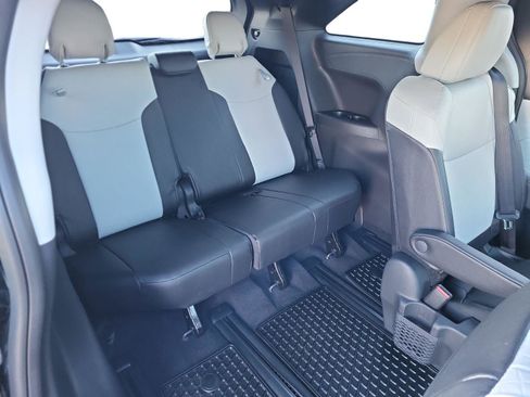 Used 2025 Toyota Sienna XSE image 15