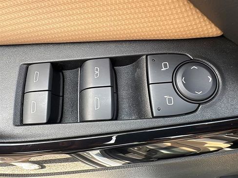 Used 2025 Chevrolet Equinox ACTIV w/ Safety and Technology Package FWD image 36