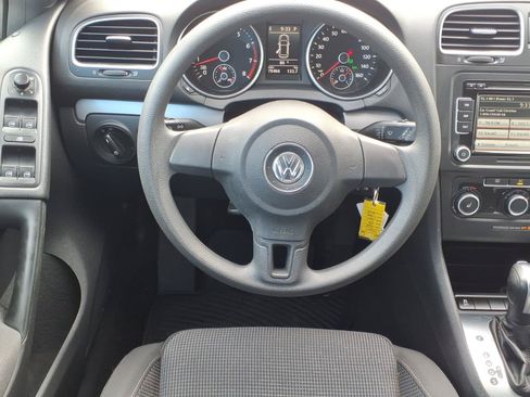Used 2012 Volkswagen Golf 4-Door FWD image 5