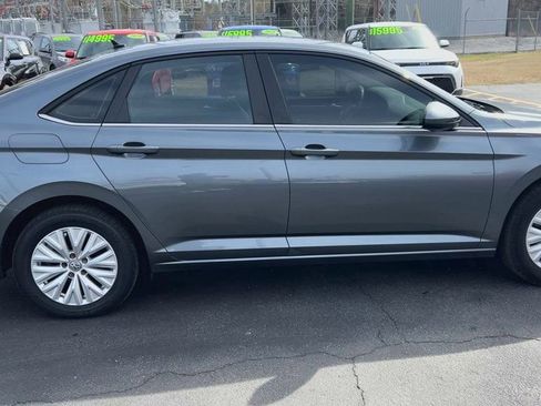 Used 2019 Volkswagen Jetta S w/ Driver Assistance Package image 9