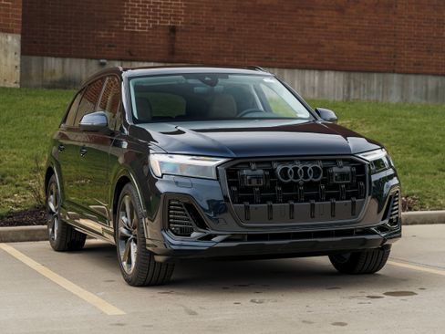 Used 2026 Audi Q7 3.0T Premium Plus w/ Premium Plus Package AWD/4WD image 2