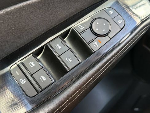 Used 2025 Nissan Rogue SV AWD/4WD image 30