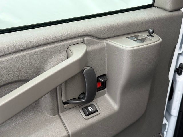 New 2026 Chevrolet Express 2500 w/ Driver Convenience Package RWD image 17