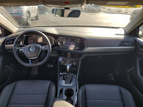 Used 2021 Volkswagen Jetta SE image 14