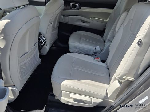Certified 2025 Kia Sorento EX AWD/4WD image 11