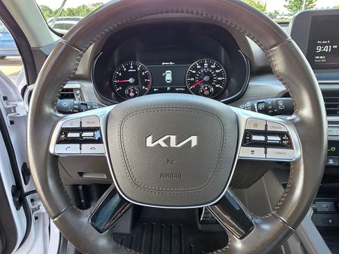Used 2022 Kia Telluride SX w/ Towing Package FWD image 16