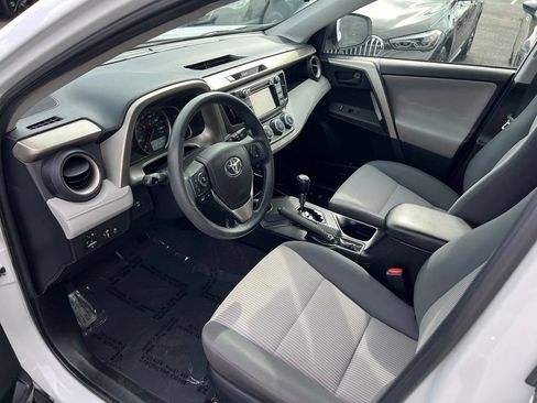 Used 2015 Toyota RAV4 LE AWD/4WD image 10