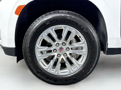 Used 2024 GMC Yukon XL SLT image 44