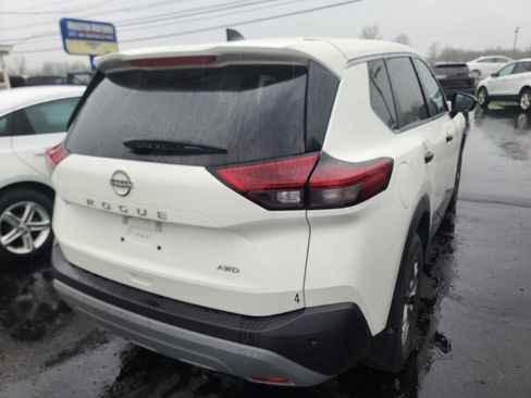 Used 2023 Nissan Rogue S image 2