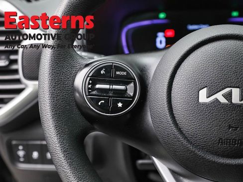 Used 2025 Kia Soul LX w/ LX Technology Package image 15