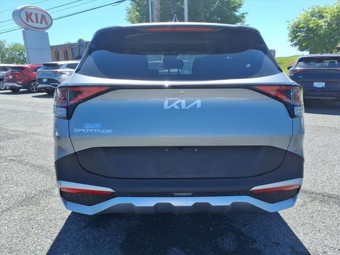 Used 2025 Kia Sportage LX FWD image 5