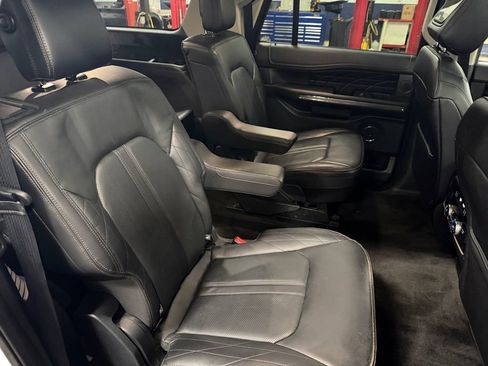 Used 2018 Ford Expedition Max Platinum AWD/4WD image 26
