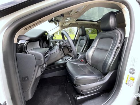 Used 2023 Lincoln Corsair AWD w/ Equipment Group 102A image 11