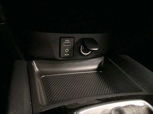 Used 2017 Nissan Rogue SV image 31