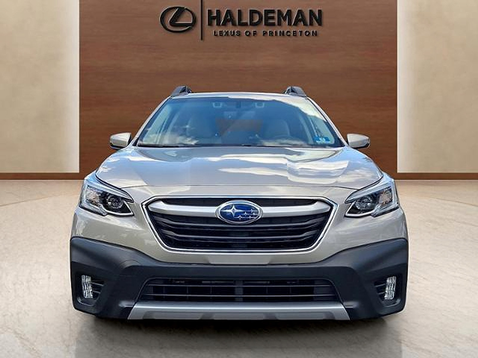 Used 2020 Subaru Outback Limited AWD/4WD image 2