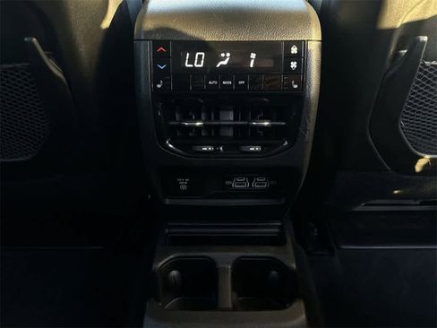 Used 2022 Jeep Grand Cherokee L Limited image 22