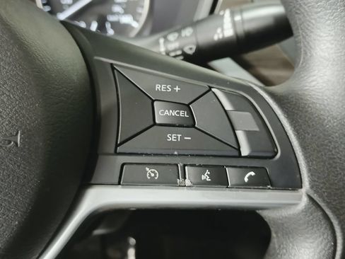 Used 2025 Nissan Altima 2.5 SV FWD image 29