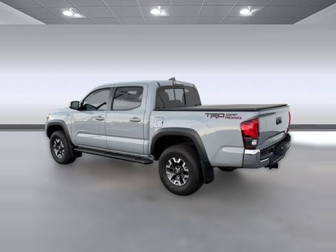 Used 2019 Toyota Tacoma TRD Off-Road RWD image 3