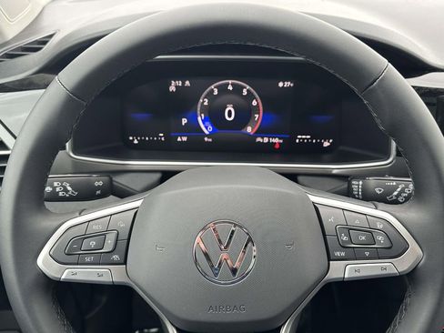 New 2026 Volkswagen Taos SE image 16