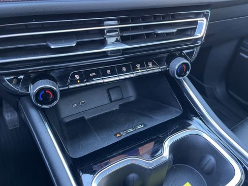 Used 2024 Chevrolet Traverse RS w/ LPO, Floor Liner Package image 19