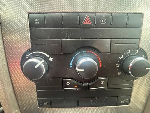 Used 2009 Jeep Grand Cherokee Laredo AWD/4WD image 29