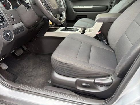 Used 2012 Ford Escape XLT image 3