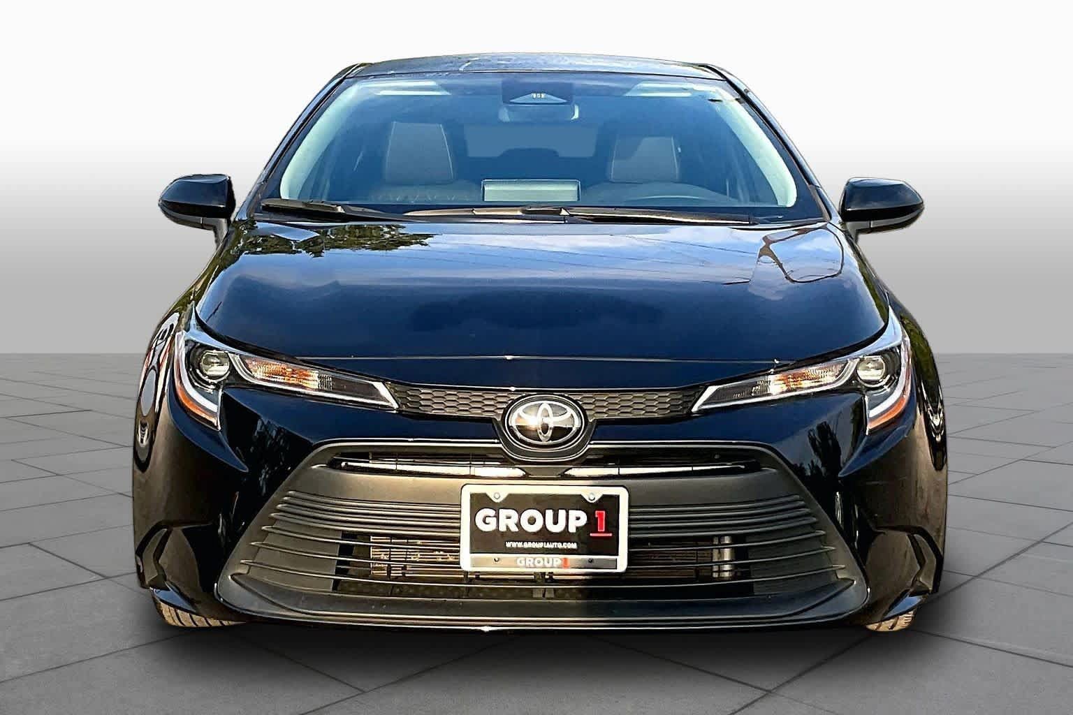 Used 2023 Toyota Corolla LE FWD image 4