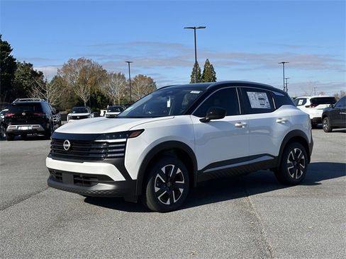 New 2026 Nissan Kicks SV image 3