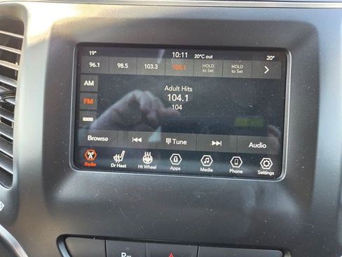 Used 2020 Jeep Cherokee Latitude Plus w/ Comfort/Convenience Group AWD/4WD image 5